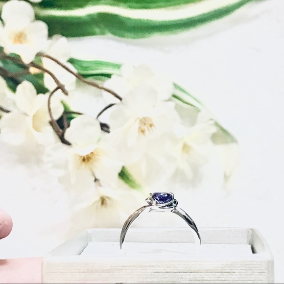 💜Dainty Lavender Round Solitaire Ring Synthetic Stone Sliver Ring 4-Prongs Band - Picture 3 of 16